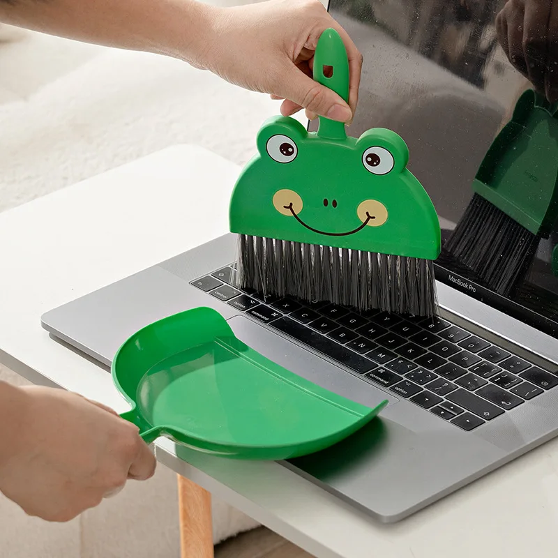 Cartoon Mini Broom Dustpan Set - Kids Education Desk recension och pris